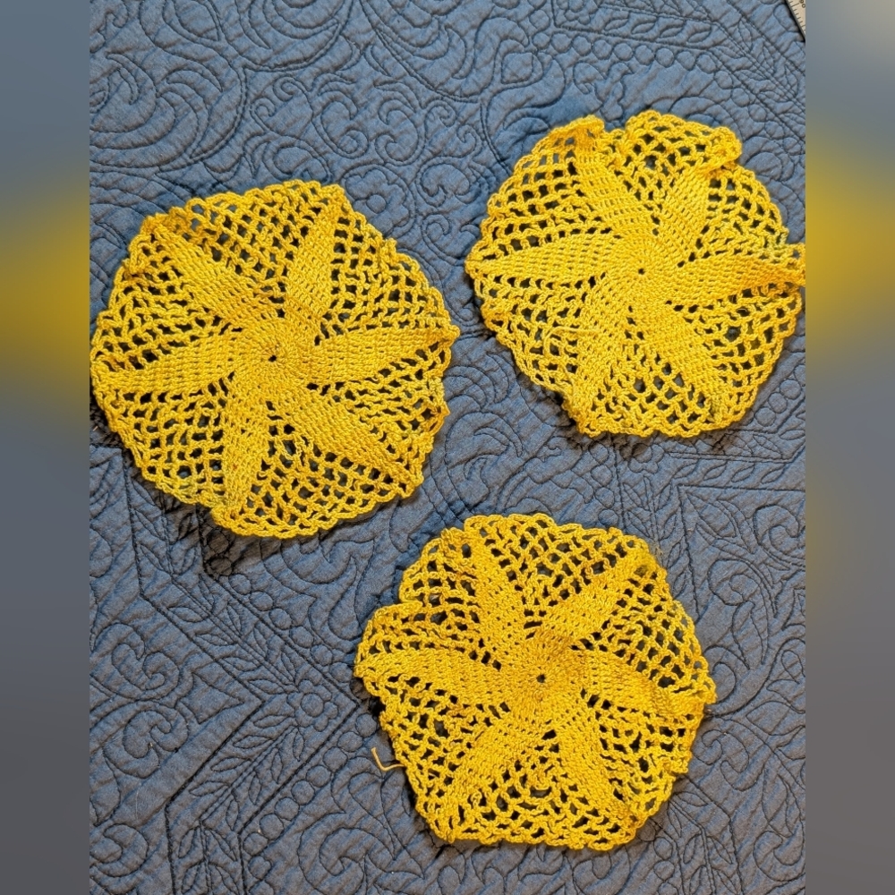 Set‎ of 3 Vintage Handmade Crochet Doilies Yellow Floral Round Lace Coasters 6"